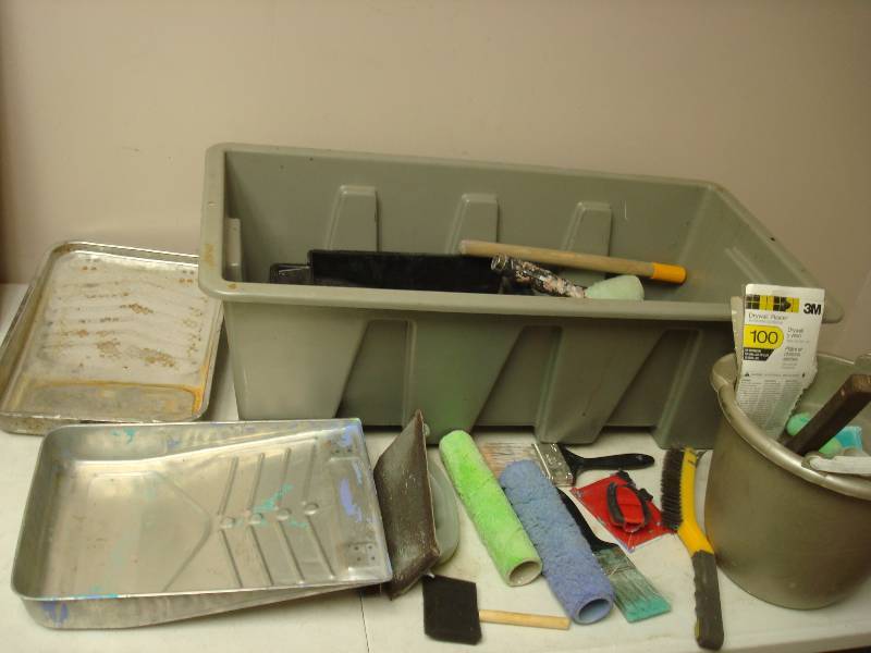 lot 100 image: Lot Of Painting Items, Some Used