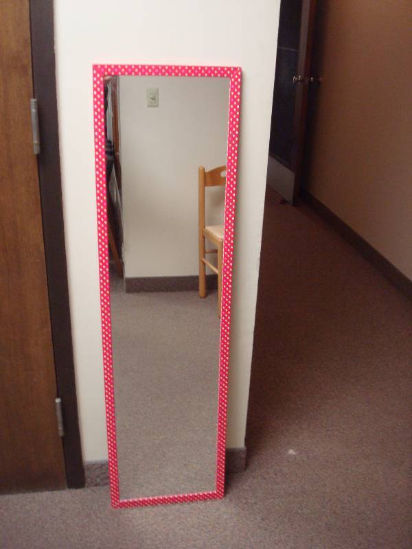 lot 112 image: Pink Polka Dot Full Length Mirror