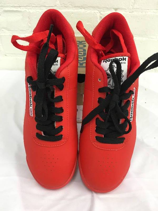 Reebok Womens Princess Classic Athletic Shoe Retail $70 Size 7.5