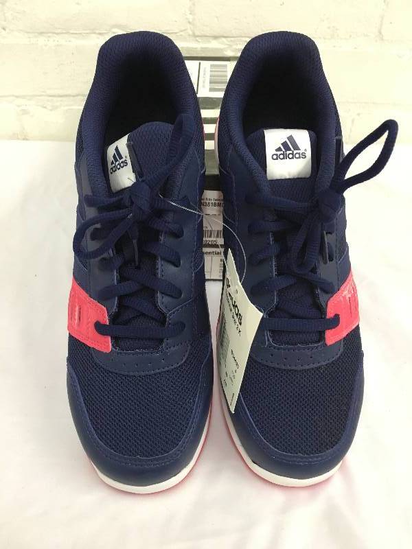 adidas kids Essential Star Running Shoe size 5.5