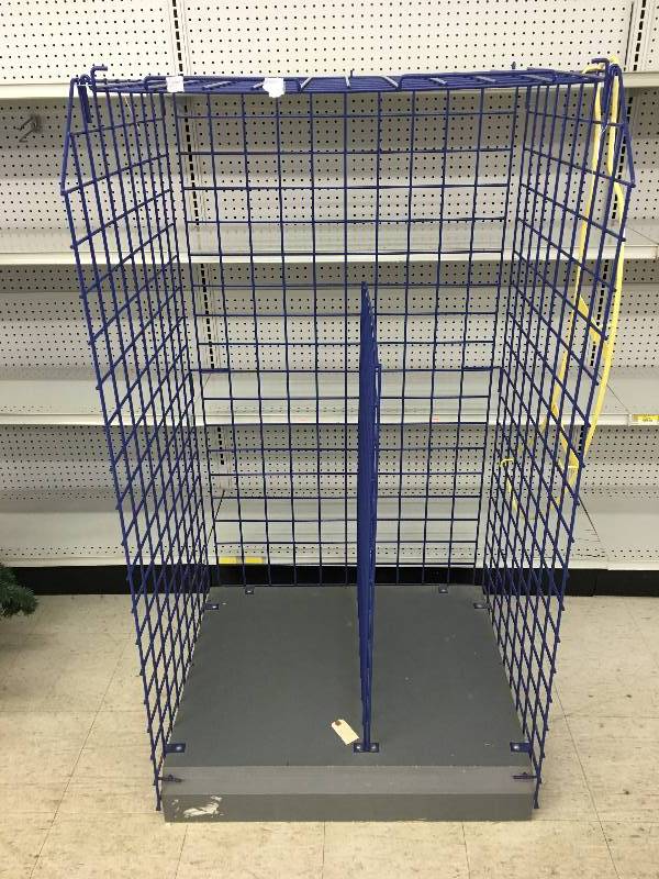 metal gridwall display with metal hanging banana