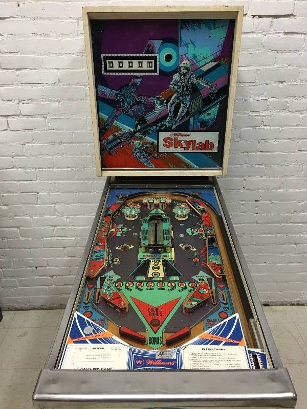 1974 William’s “Skylab” Space exploration themed pinball machine single player fun pinball
