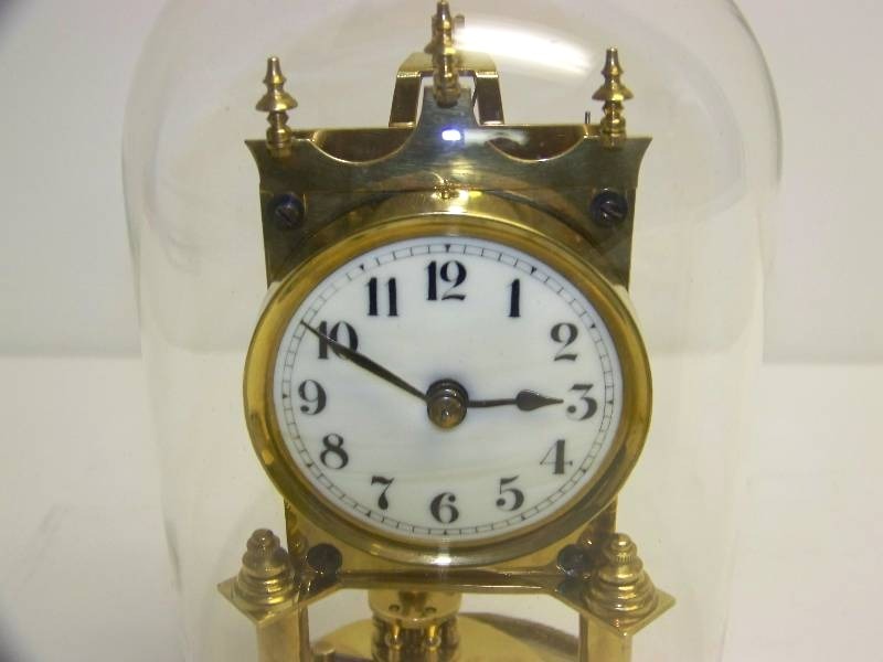 lot 4 image: Antique, 400 Day Clock with Disk Pendulum and Key