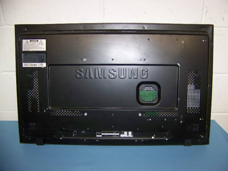 lot 7 image: 32, Samsung, LCD, Monitor  Display