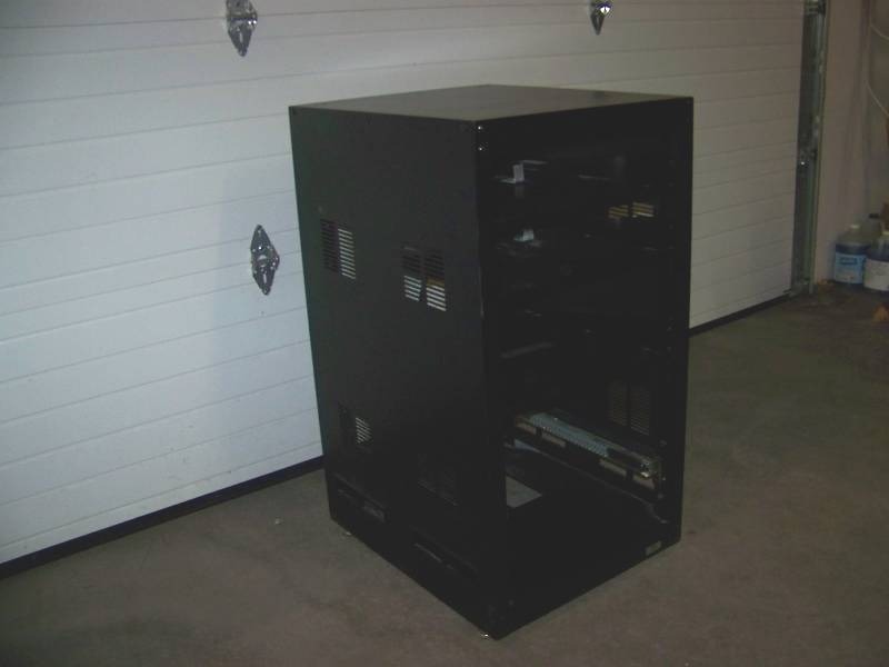 lot 87 image: Winsted, Mid-Sized, Metal, Computer  Server  Audio  Video Equipment Rack