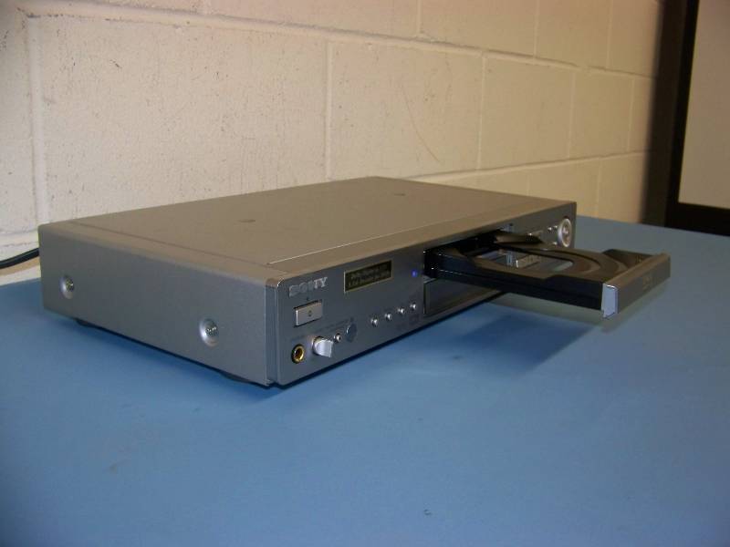lot 44 image: Sony, DVD  CD Player with Remote Control