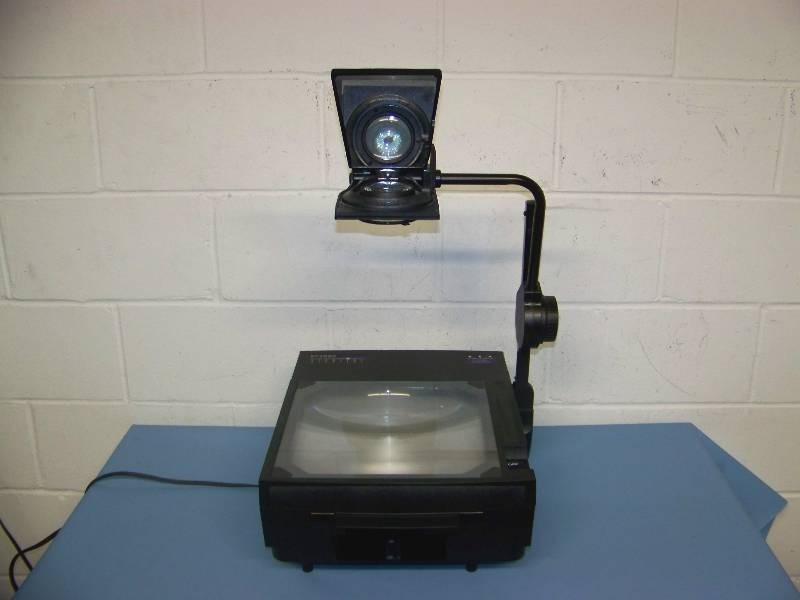lot 31 image: Starfire, Overhead Projector with Dual Bulbs and On-Board Outlets