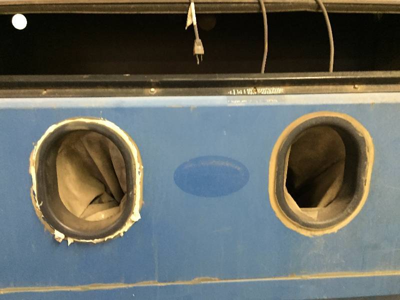 lot 1 image: SAND BLASTING BOOTH