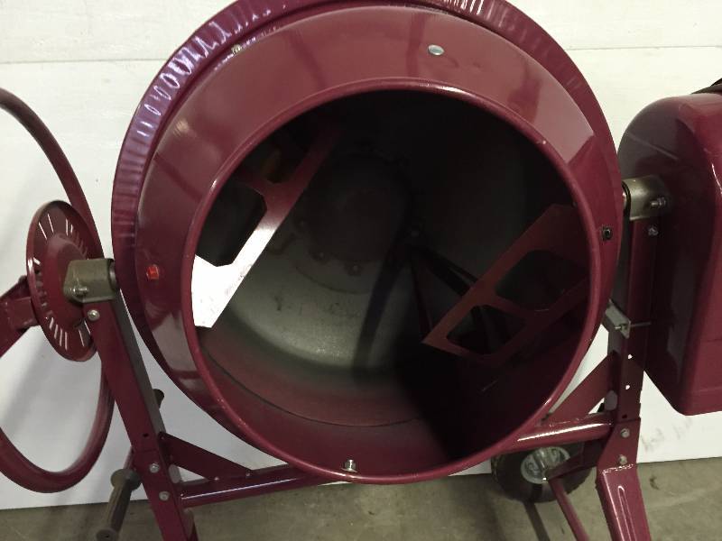 lot 4 image: NORTHERN INDUSTRIAL CONSTRUCTION CEMENT MIXER 4.1 CU FT