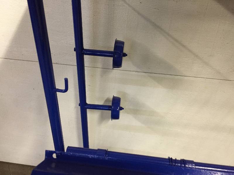 lot 7 image: PAPER RACK