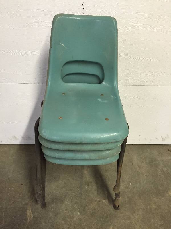 lot 12 image: BRUNSWICK BOWLING CHAIRS (4)