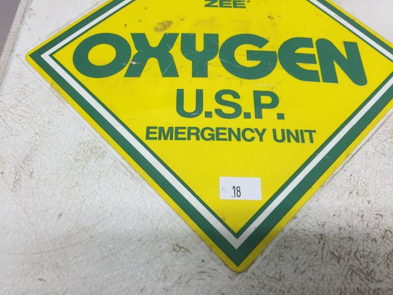 lot 17 image: EMERGENCY OXYGEN STATION