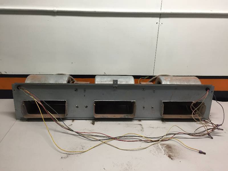 lot 30 image: BLOWER 1 - TRIPLE