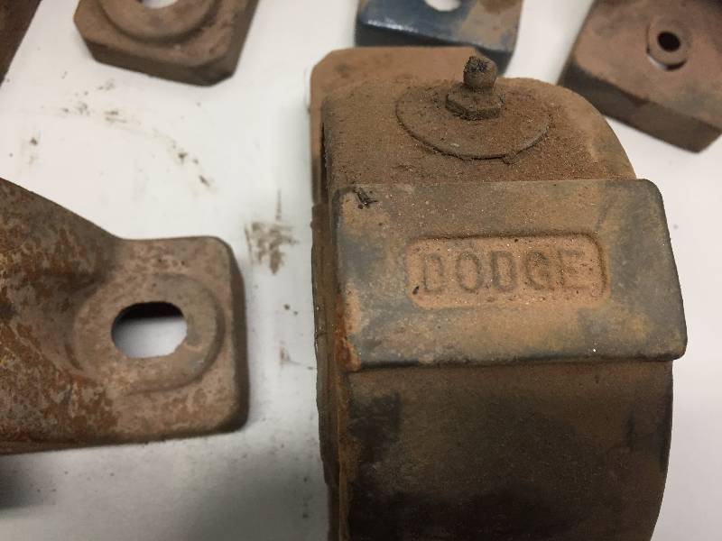 lot 31 image: 10 - BEARING BLOCKS