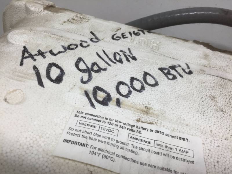 lot 41 image: RV 10 GALLON HOT WATER HEATER