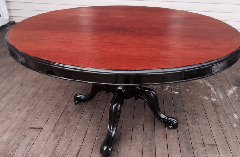 lot 3 image: Victorian Mahogany Oval Breakfast Table