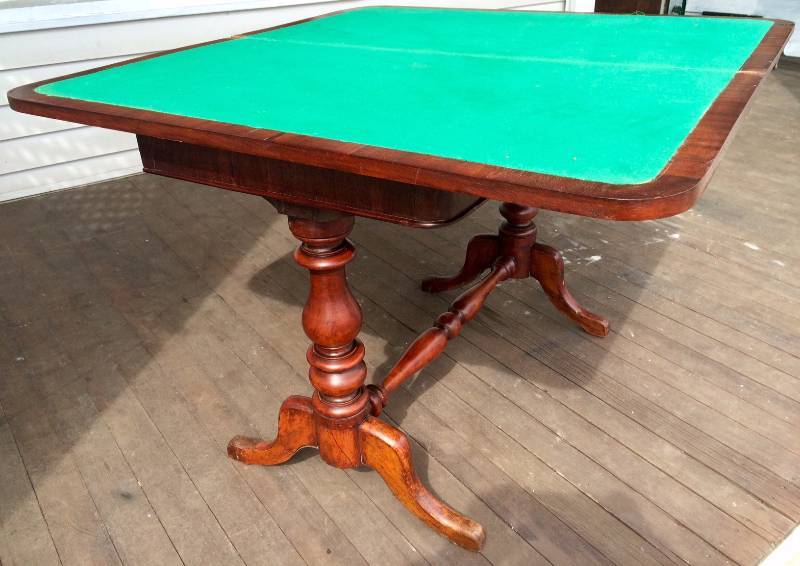 lot 9 image: Early Victorian Mahogany Swivel Top Card Table