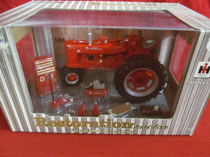 Case International Harvester McCormick Farmall M tractor