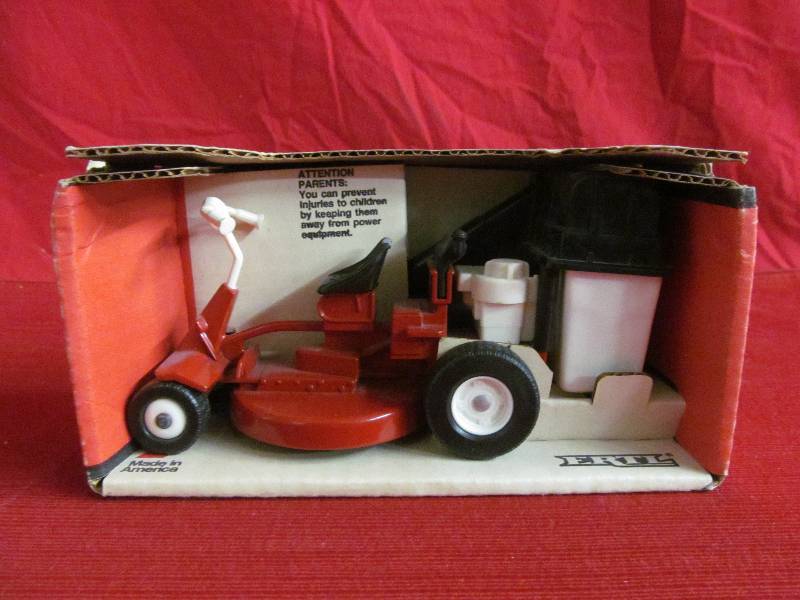 Snapper lawn tractor