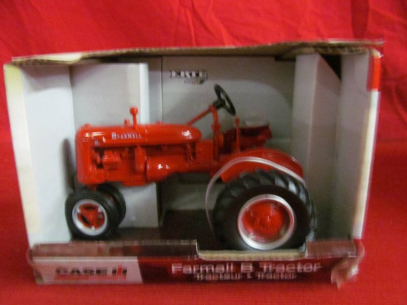 Case IH  Farmall tractor