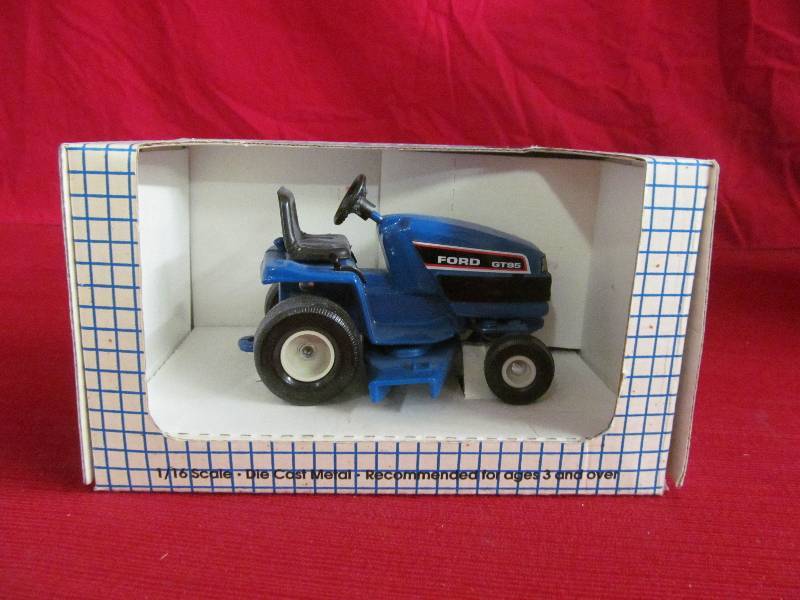 Ford lawn tractor