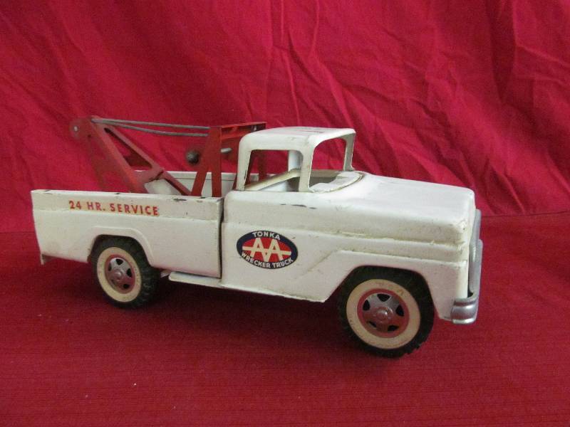 Tonka Wrecker truck