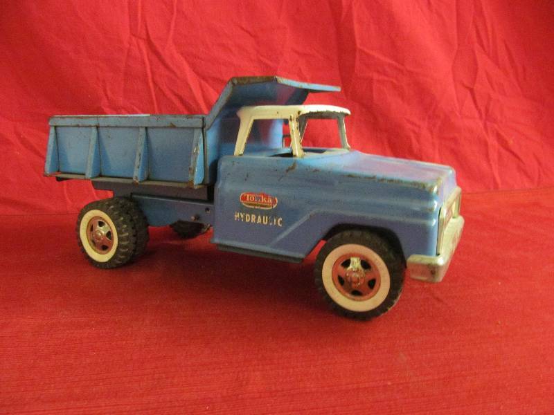 Vintage Tonka dump truck