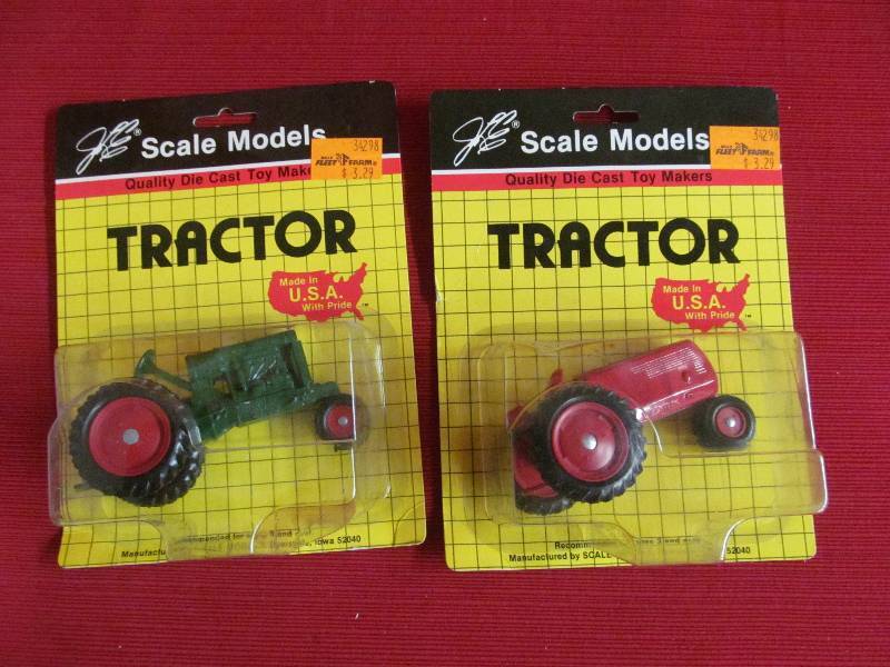 Scale model tractors