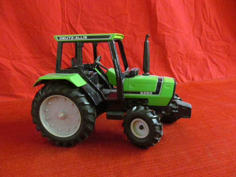 Deutz Allis tractor