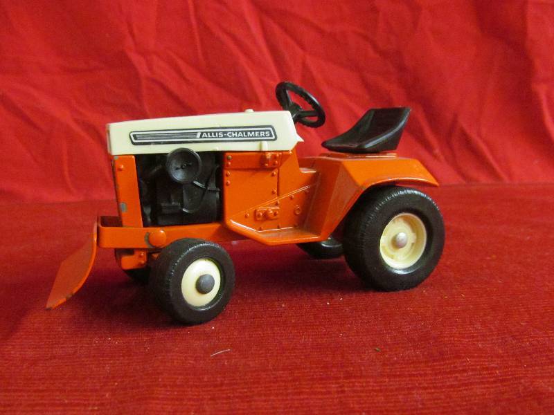 Allis Chalmers tractor
