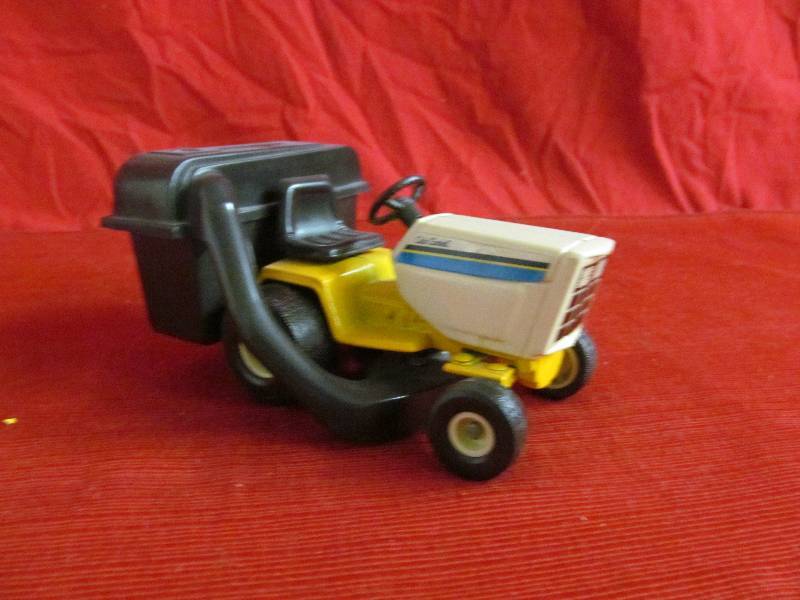 cub cadet lawn tractor