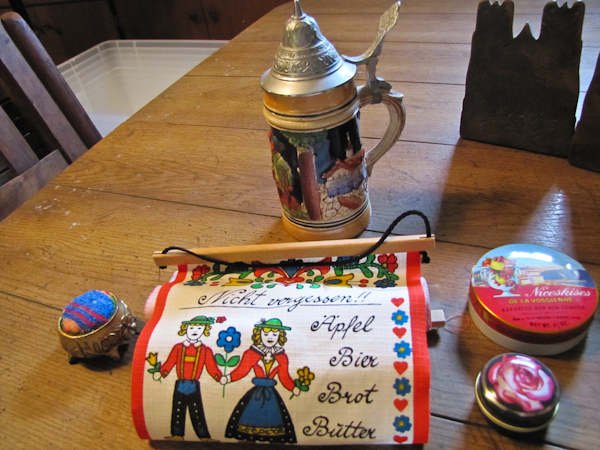 Four German decorative items