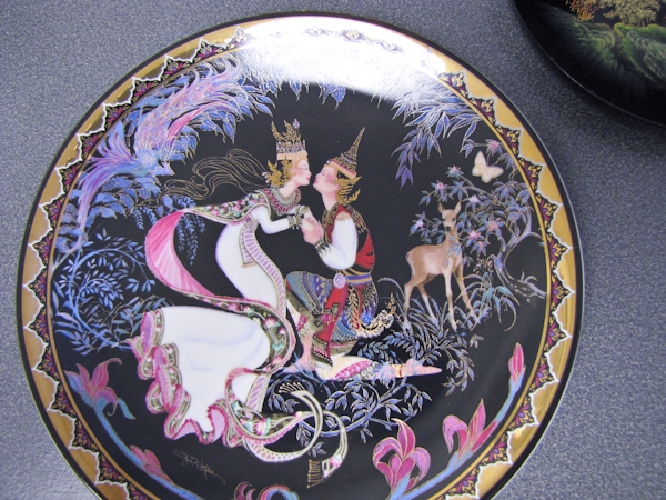 Royal Porcelain Kingdom of Thialand plate