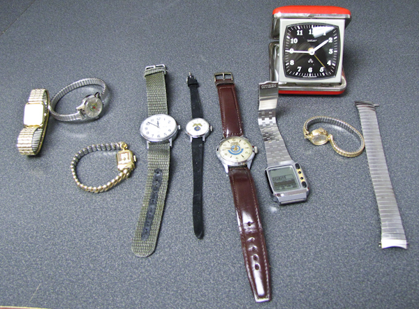 lot of ladies and mens watches please see photos
