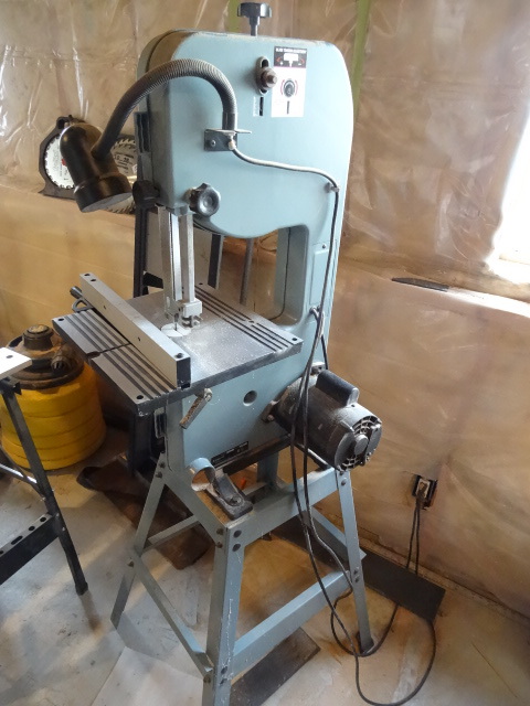 Delta band saw  K & C Auctions Rosemount Woodworking 