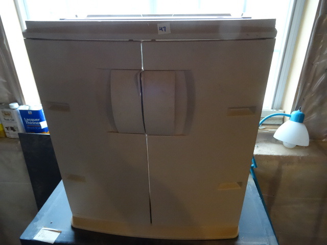 Rubbermaid plastic cabinet