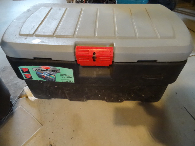 Rubbermaid action packer