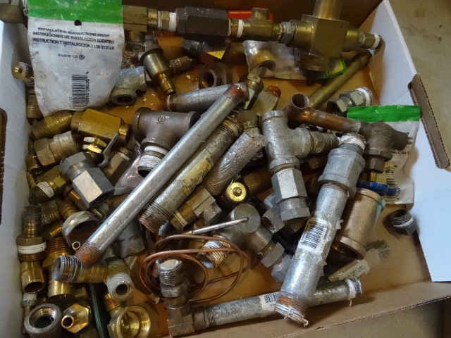 Misc brass pipe fittings. Misc galvanized pipe fittings