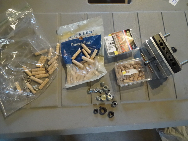Dowel pin set