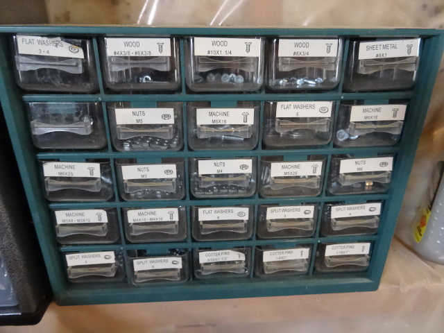 25 drawer hardware bin