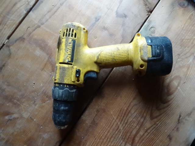Dewalt 9.6 volt drill