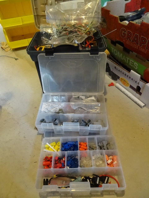 Plano hardware bin