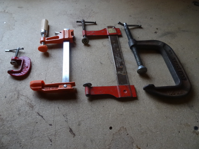 2 quick clamps.