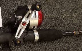lot 119 image: RHINO-GLOW TIP INDESTRUCTABLE POLE WITH RHINO RSC3 REEL