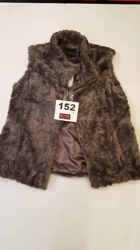 lot 152 image: WEATHERPROOF FAUX FUR WOMENS VEST GREYCHINCHILLA XL(16-18)
