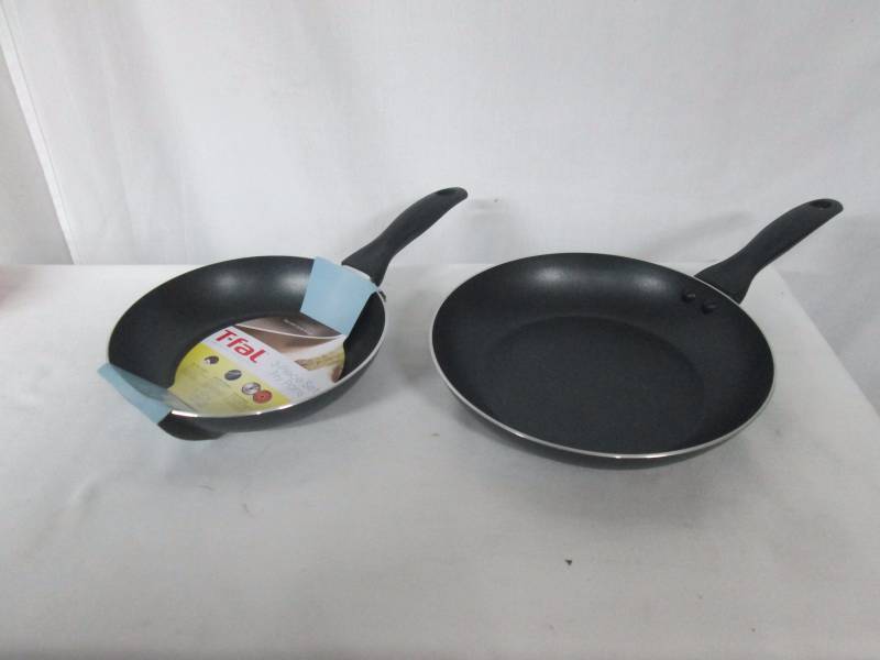 lot 62 image: T-fal Nonstick Aluminum Frypans Set of 2