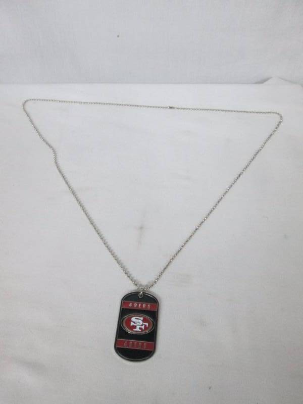 lot 78 image: Silvertone NFL Team Dog Tag - 49ers