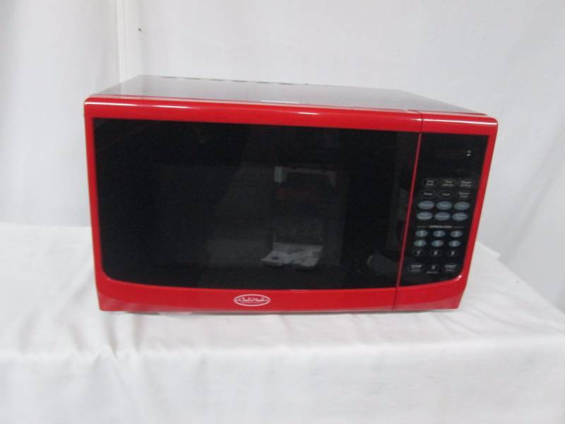 lot 52 image: Chefs Mark .9 cu. ft. 900-Watt Microwave Oven