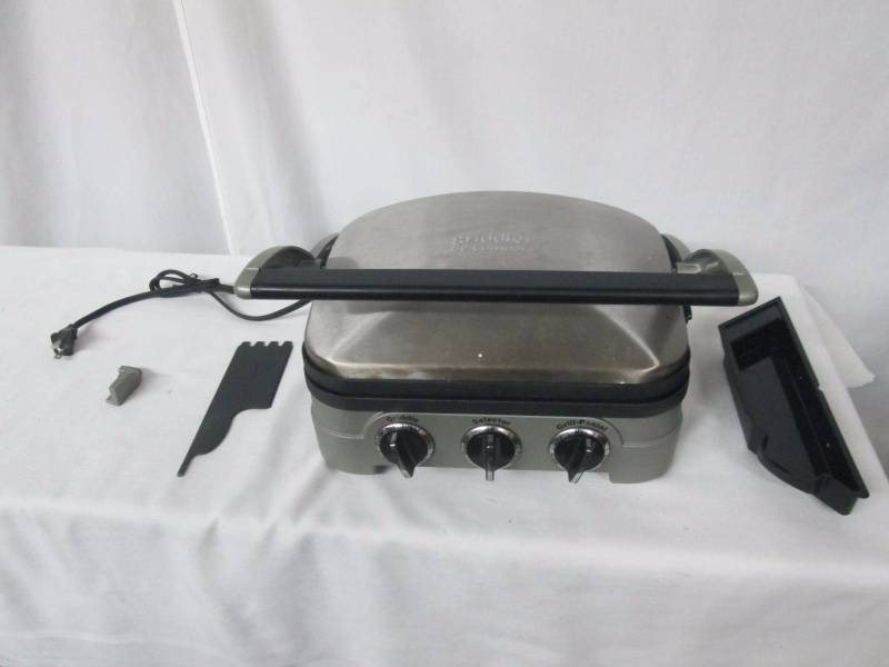 lot 53 image: Cuisinart Griddler