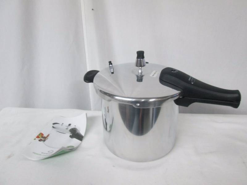 lot 38 image: alcove 8-Qt. Stovetop Pressure Cooker